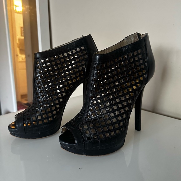 Michel Kors high hills size 7.5 - Picture 3 of 16